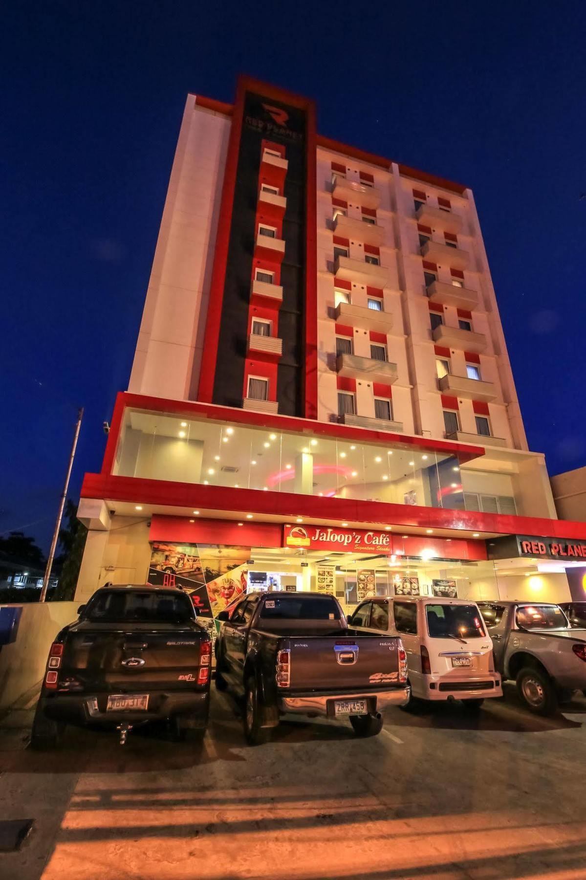 Hotel Red Planet Davao Stadt Exterior foto