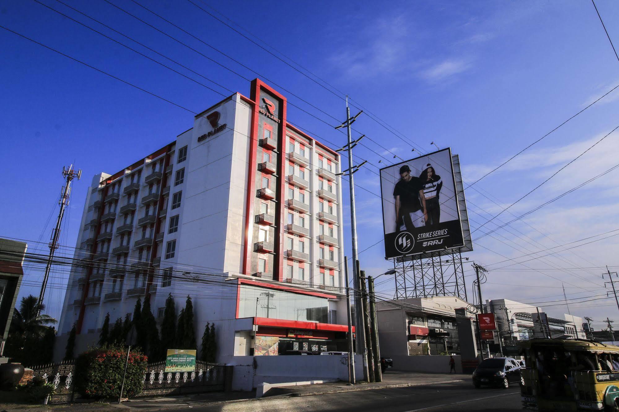 Hotel Red Planet Davao Stadt Exterior foto